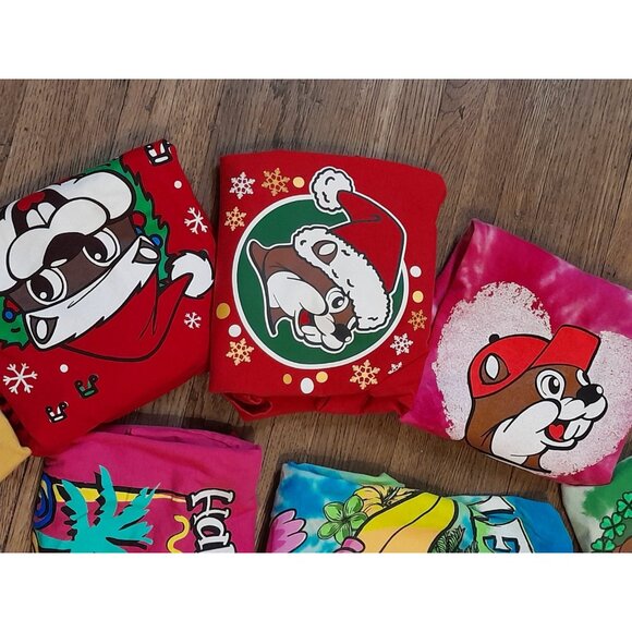 Buc-ee's "Bundle Of  14" Size Large All Holidays & Florida-Themed Graphic Tees - Picture 2 of 8